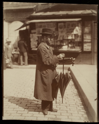 Vendeur de parapluie au XIXème siècle